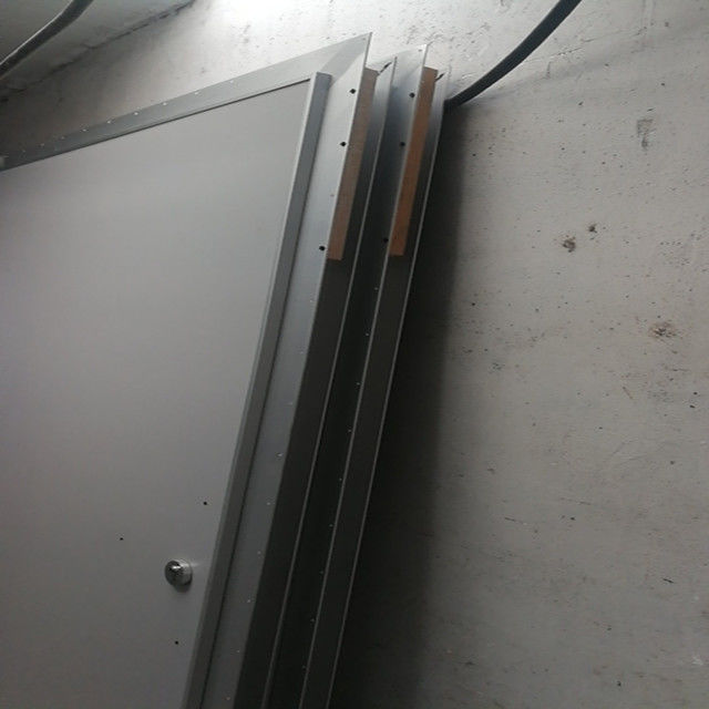 900x1900mm Galvanized Steel EMI RF Shielded Door For Faraday Cage high quality rf shielding room